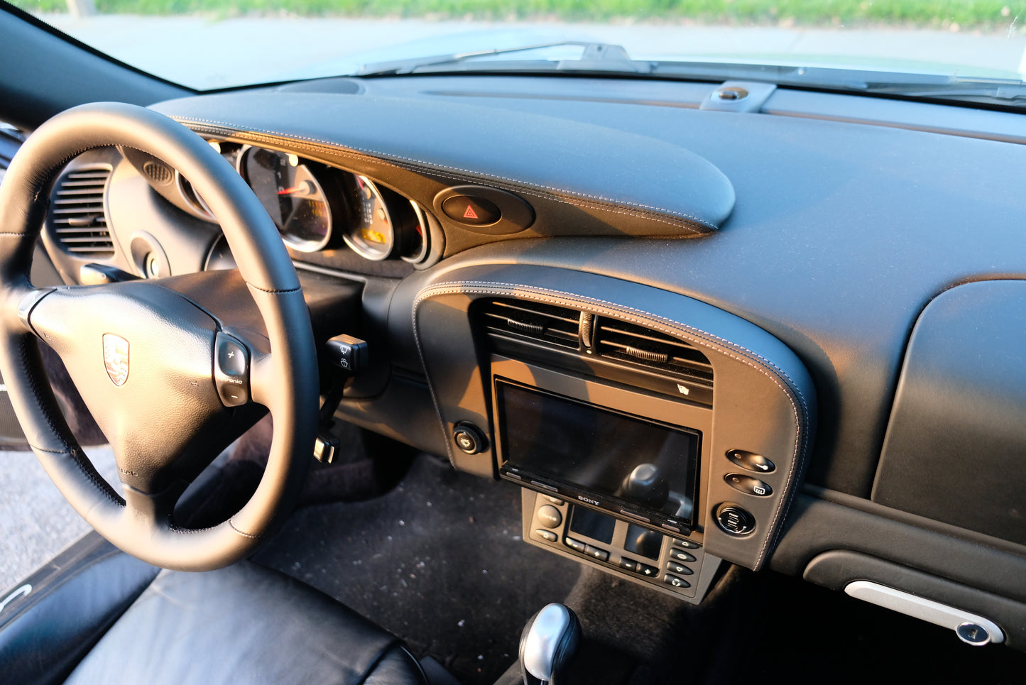 Porsche 996.2 Custom Horseshoe (Upper Console)